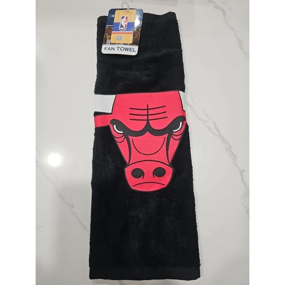 NWT Chicago Bulls McArthur Sports Fan Towel Free Shipping 